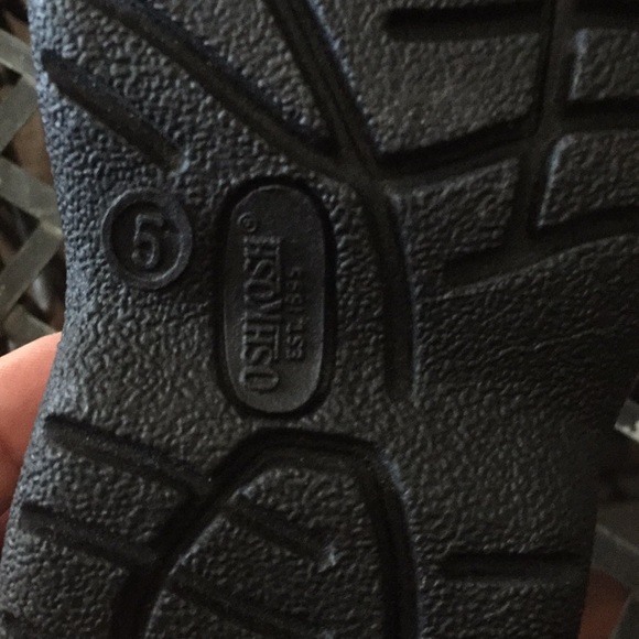 Oshkosh est. 1895 boy shous size 5.M - Picture 7 of 8